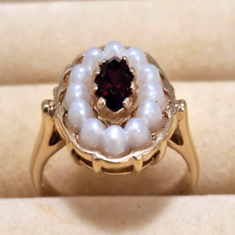 Avon Pearl Ruby Red Rhinestone Oval Ring Size 7 Gold Tone